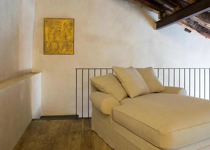 Palazzo Albricci Peregrini *