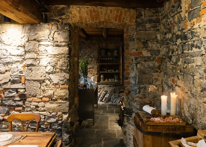 Palazzo Albricci Peregrini *