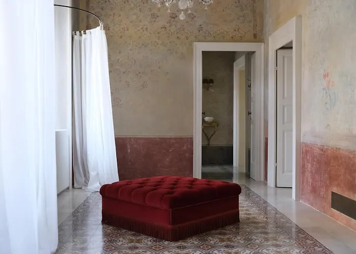 Palazzo Albricci Peregrini *