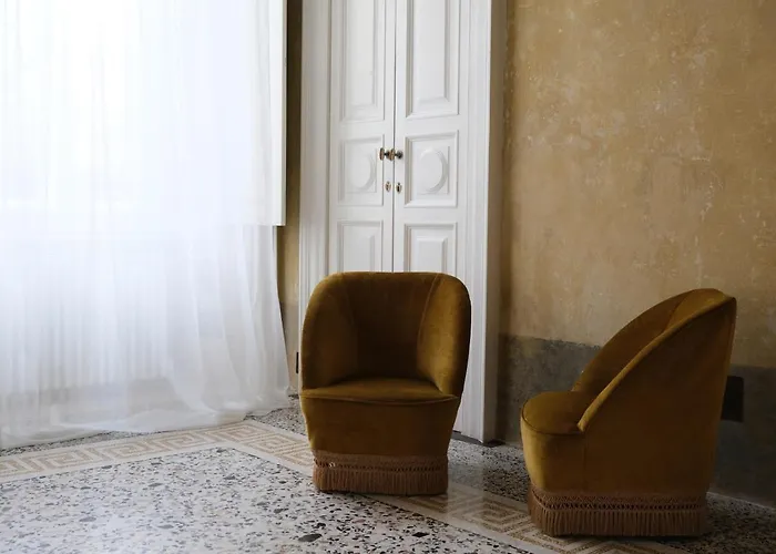 Palazzo Albricci Peregrini *