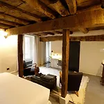 Palazzo Albricci Peregrini *