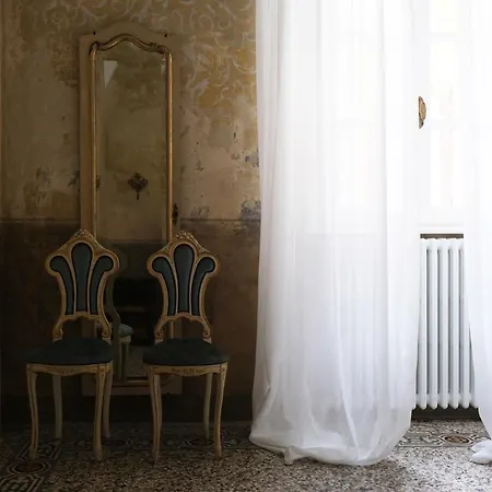 Vendégház Palazzo Albricci Peregrini *