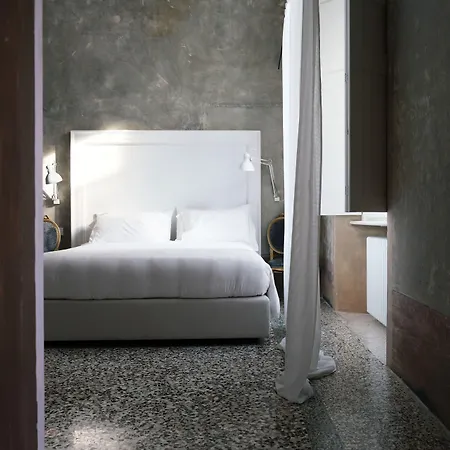 阿布里奇佩雷利尼宫旅馆 住宅 *