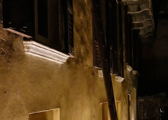 Palazzo Albricci Peregrini *