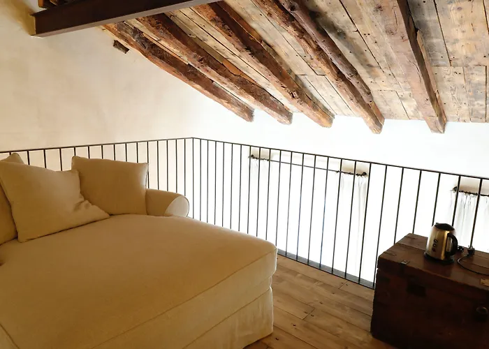 Palazzo Albricci Peregrini *