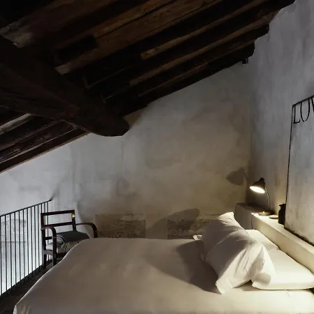 Palazzo Albricci Peregrini Feriebolig *